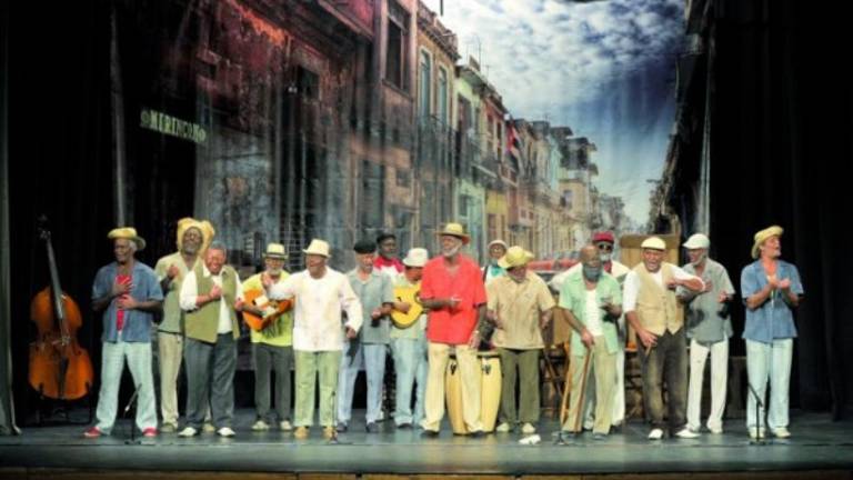 El Carnaval pone rumbo al Infanta Leonor El Carnaval pone rumbo al Infanta Leonor