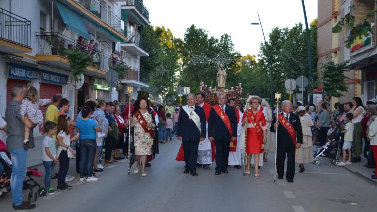 Los vecinos salen para acompañar a San Eufrasio