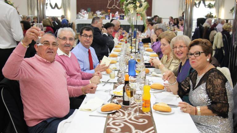 Un multitudinario Almuerzo de la Tercera Edad en los Salones Don Luis