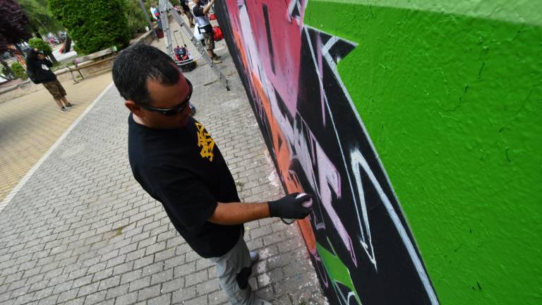 Grafiti, rap y “break dance”, unidos en “20 años de hip hop”