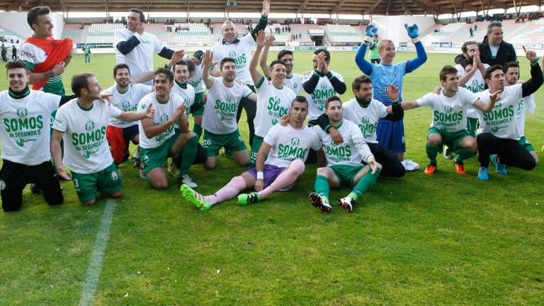 Atlético Mancha Real: Un baño de bronce en la Ruta de la Plata