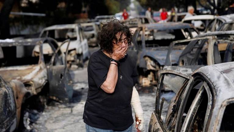 Al menos 79 muertos en los incendios que azotan Grecia Al menos 79 muertos en los incendios que azotan Grecia