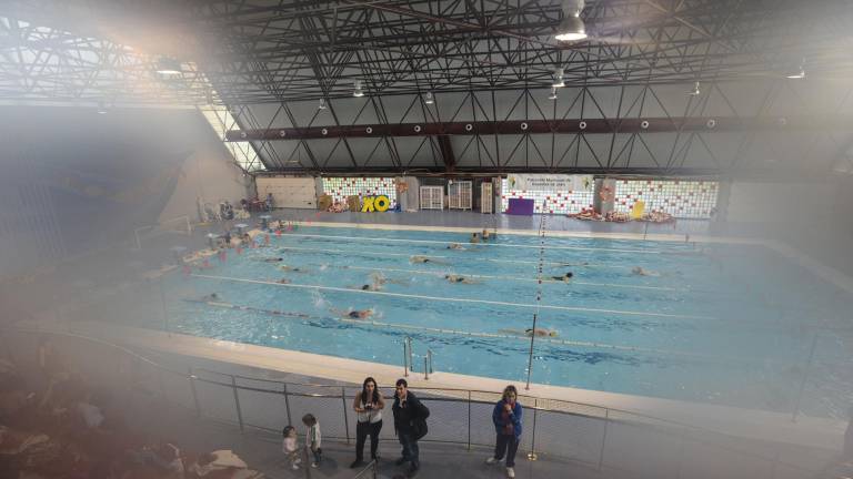 La piscina cubierta de La Salobreja, a la espera de la caldera La piscina cubierta de La Salobreja, a la espera de la caldera