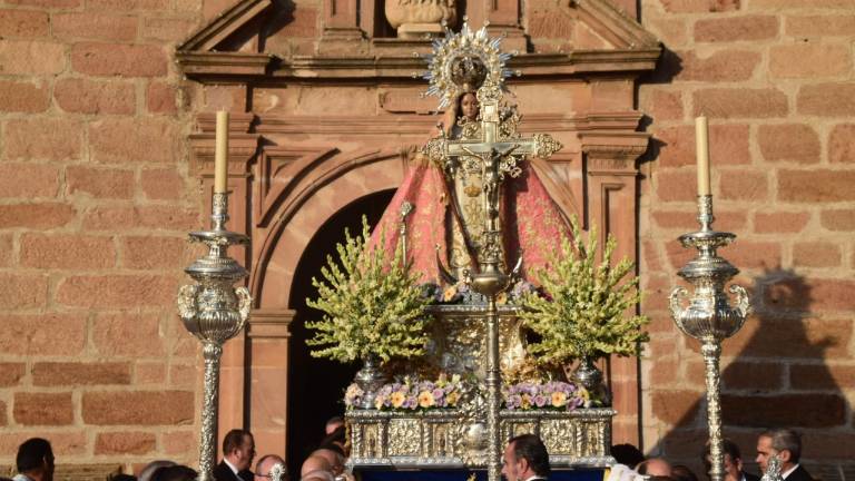 El traslado de la Virgen abre el 261 aniversario del Patronazgo