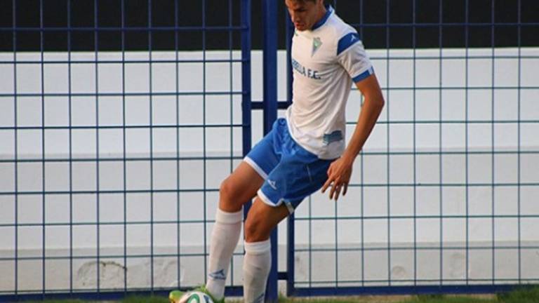 El central Paco Aguza, nuevo jugador del Real Jaén El central Paco Aguza, nuevo jugador del Real Jaén