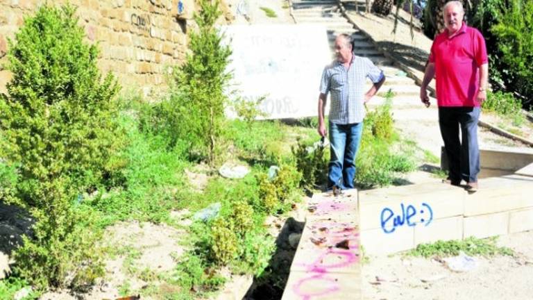 Polémica por el “abandono” del Parque del Carmen Polémica por el “abandono” del Parque del Carmen