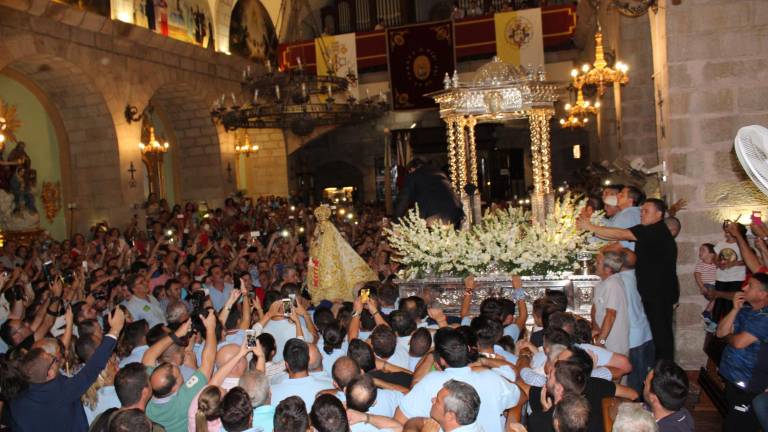 La Morenita reúne a sus devotos el día de su aparición