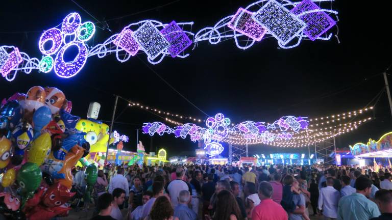 Mengíbar vibra con su feria Mengíbar vibra con su feria