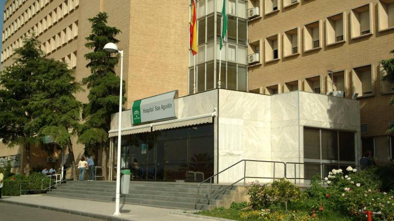 Tres afectados por inhalación de humo tras un incendio en Torreblascopedro Tres afectados por inhalación de humo tras un incendio en Torreblascopedro