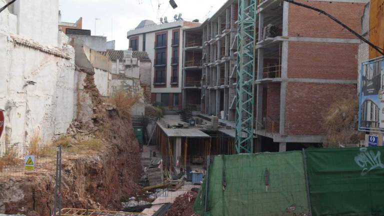 Paralizadas las obras entre el Ayuntamiento y la calle Pontón Paralizadas las obras entre el Ayuntamiento y la calle Pontón