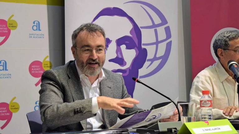 El profesor Alarcón rescata las crónicas de guerra de Oselito El profesor Alarcón rescata las crónicas de guerra de Oselito