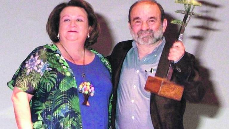 Entrega de los “Pinos Galapán” Entrega de los “Pinos Galapán”