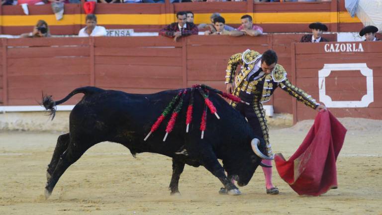 Curro Díaz y El Fandi abren la puerta grande de Cazorla Curro Díaz y El Fandi abren la puerta grande de Cazorla