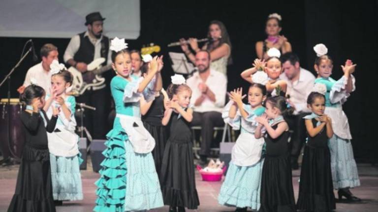 Los vecinos llenan el teatro en la Gala por el Alzhéimer Los vecinos llenan el teatro en la Gala por el Alzhéimer