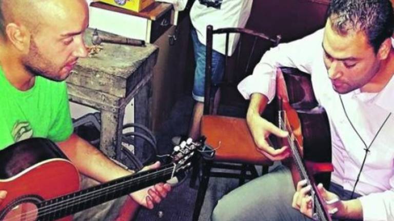La comparsa de El Cano prepara su gala en Cádiz La comparsa de El Cano prepara su gala en Cádiz