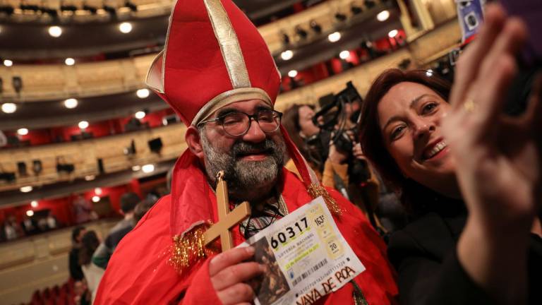 El sorteo reparte hoy 2.380 millones de euros en premios, 70 más que en 2016 El sorteo reparte hoy 2.380 millones de euros en premios, 70 más que en 2016
