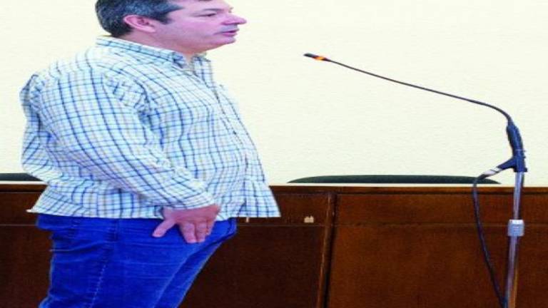 Niega sexo con una niña a la que envió mensajes eróticos Niega sexo con una niña a la que envió mensajes eróticos
