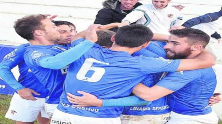 El Linares golea al Loja y coge más ventaja en el liderato El Linares golea al Loja y coge más ventaja en el liderato
