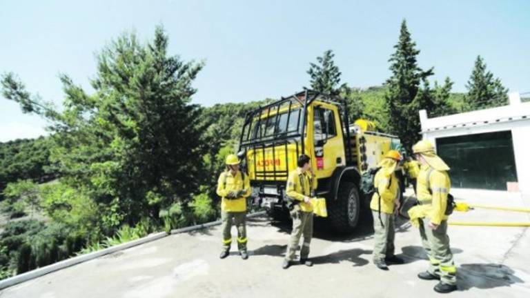 Dos rayos causan sendos incendios forestales en Quesada Dos rayos causan sendos incendios forestales en Quesada