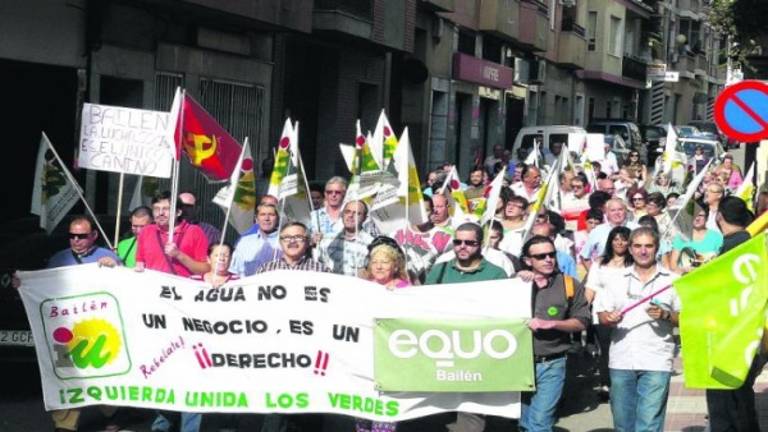 Clamor en Bailén contra la subida del recibo del agua Clamor en Bailén contra la subida del recibo del agua