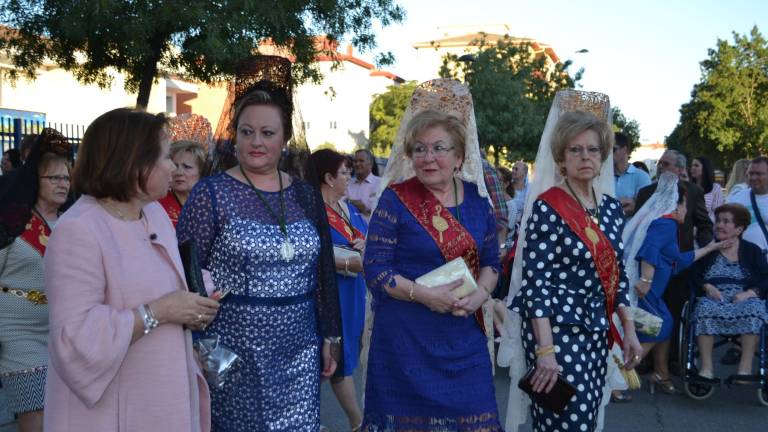 Los vecinos salen para acompañar a San Eufrasio