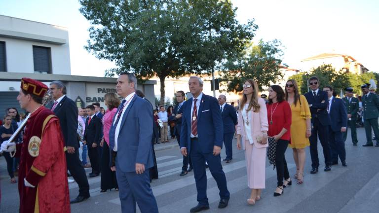 Los vecinos salen para acompañar a San Eufrasio