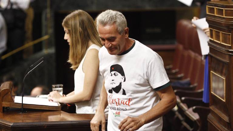 Cañamero llega al Congreso con una camiseta de apoyo al encarcelado Andrés Bódalo Cañamero llega al Congreso con una camiseta de apoyo al encarcelado Andrés Bódalo