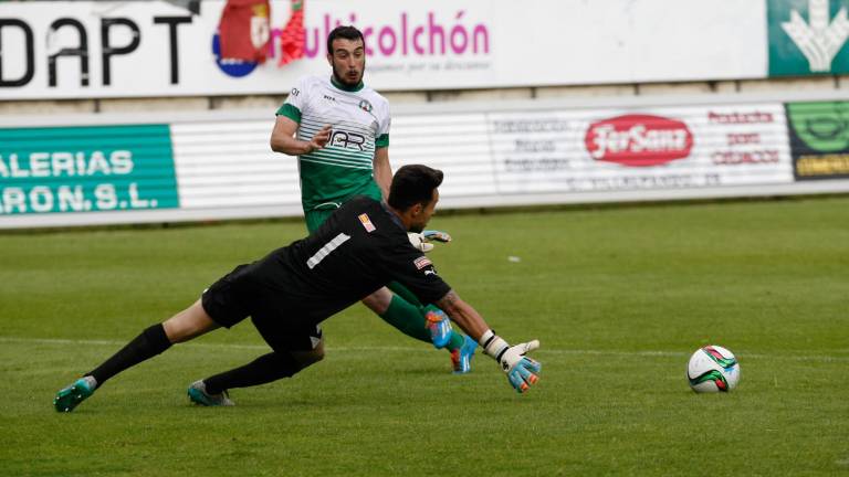 Atlético Mancha Real: Un baño de bronce en la Ruta de la Plata