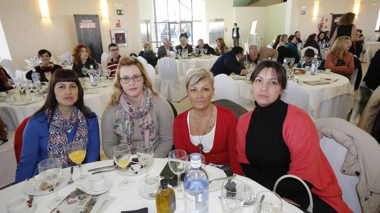 Los asistentes al acto Los asistentes al acto