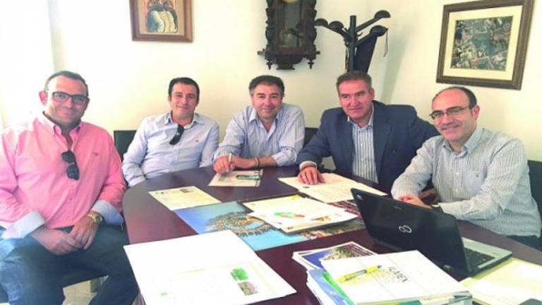 La Junta insta al cultivo del pistacho en Navas La Junta insta al cultivo del pistacho en Navas