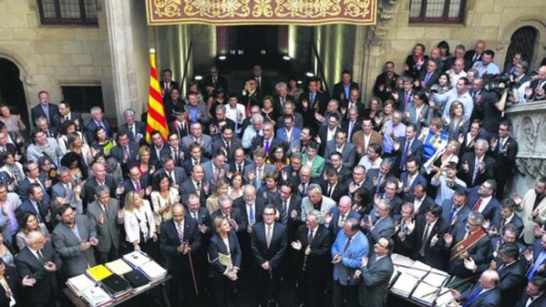 Artur Mas a 800 alcaldes: “Pasaréis a la historia” Artur Mas a 800 alcaldes: “Pasaréis a la historia”