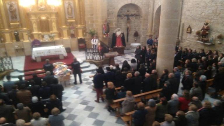 Multitudinaria y emotiva despedida al alcalde de Rus Multitudinaria y emotiva despedida al alcalde de Rus