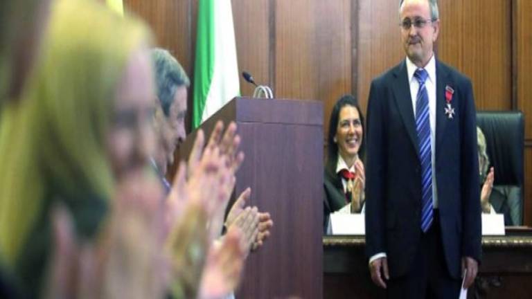 El gran aplauso de la Justicia a un funcionario modélico El gran aplauso de la Justicia a un funcionario modélico