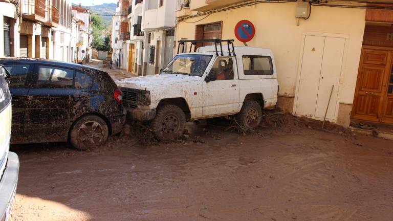 Una tormenta daña el casco urbano de Beas