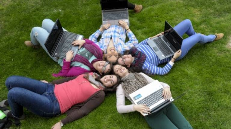 La tecnología revoluciona la vida en la Universidad