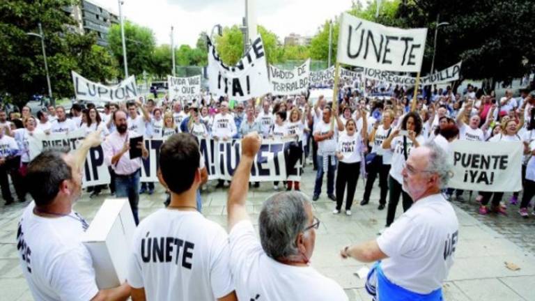 ¡Puente Ya! Un grito, medio millar de voces ¡Puente Ya! Un grito, medio millar de voces
