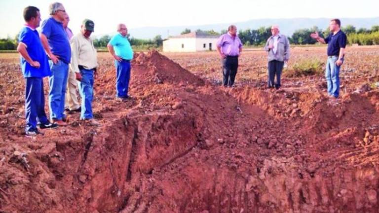 Indignación en Llanos del Sotillo por las alcantarillas