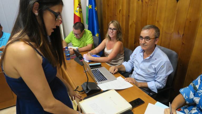 Pilar Medina toma posesión como edil Pilar Medina toma posesión como edil