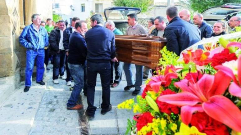 Bedmar se echa a la calle para despedir a Óscar y a Catalina Bedmar se echa a la calle para despedir a Óscar y a Catalina