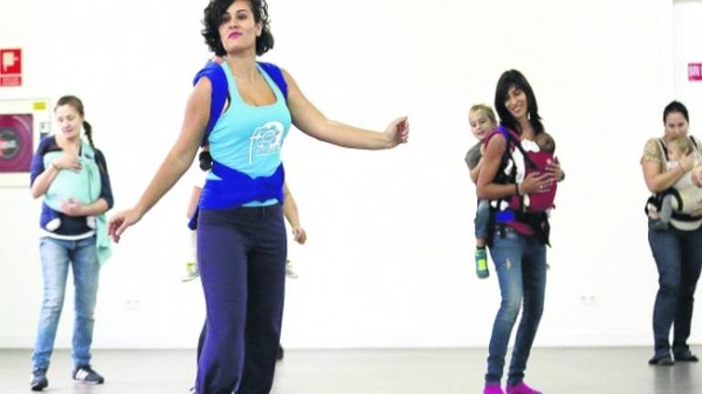 “Flashmob” en pro de la crianza “con tacto” infantil “Flashmob” en pro de la crianza “con tacto” infantil
