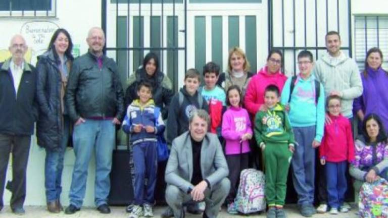 Escolares de Miller viven con alegría el concurso periodístico