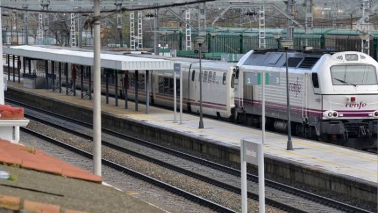 Una plataforma unida en defensa del ferrocarril por Linares-Baeza Una plataforma unida en defensa del ferrocarril por Linares-Baeza