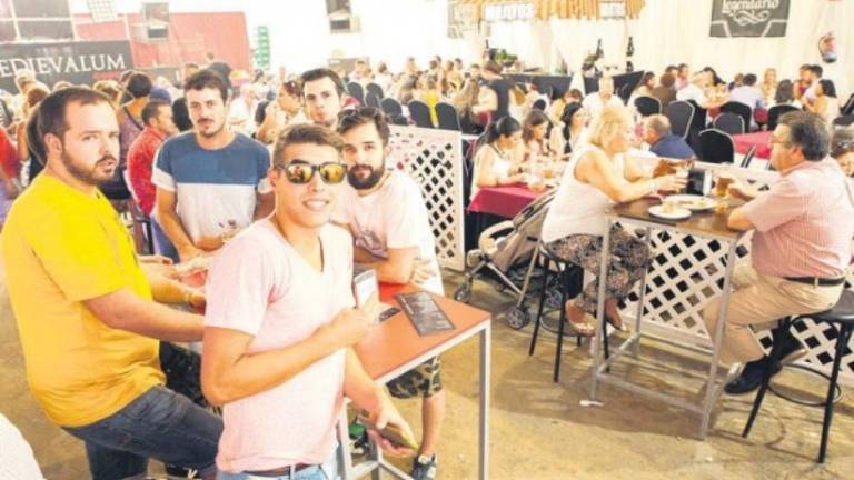 El ambiente familiar marca la jornada dominical de la feria El ambiente familiar marca la jornada dominical de la feria