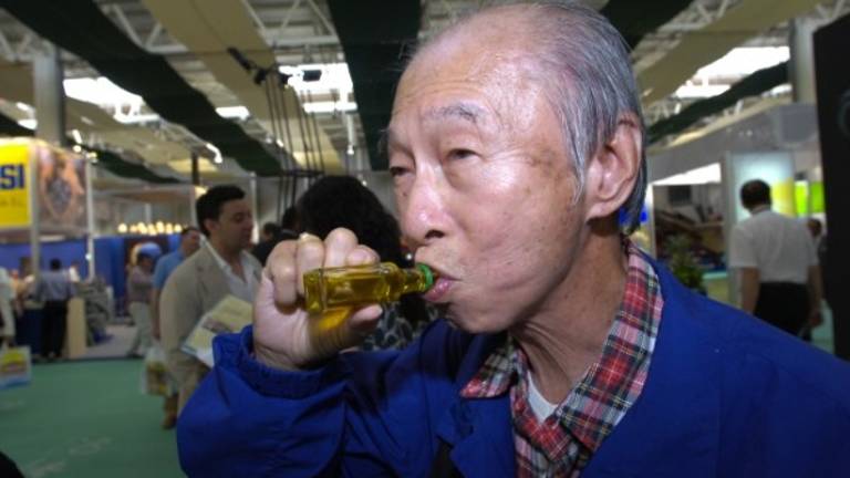 China alimenta a sus dragones con aceite y gasta 132 millones por año China alimenta a sus dragones con aceite y gasta 132 millones por año