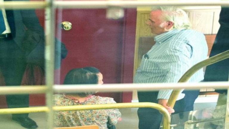 El curandero elude la prisión porque tocó “con permiso” El curandero elude la prisión porque tocó “con permiso”