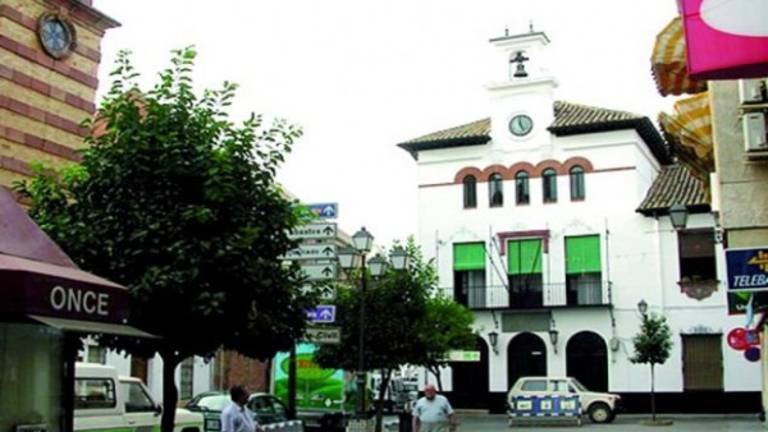 El alcalde de Marmolejo culpa al PSOE del embargo judicial El alcalde de Marmolejo culpa al PSOE del embargo judicial