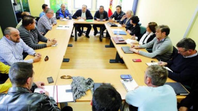 La promesa de pago aplaza al sábado la huelga de basura La promesa de pago aplaza al sábado la huelga de basura