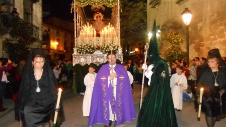 El color verde ilumina el desfile del Martes Santo El color verde ilumina el desfile del Martes Santo