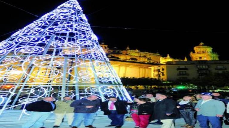 La Diputación ilumina las fachadas de sus edificios históricos La Diputación ilumina las fachadas de sus edificios históricos