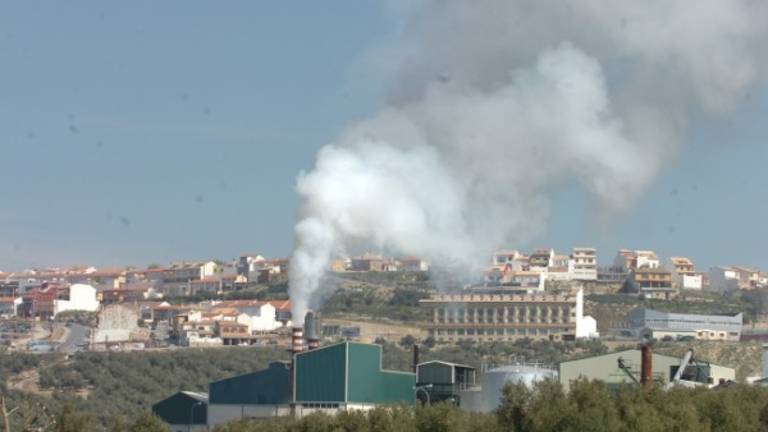 La orujera congela la instalación del filtro para reducir humos en Baeza La orujera congela la instalación del filtro para reducir humos en Baeza